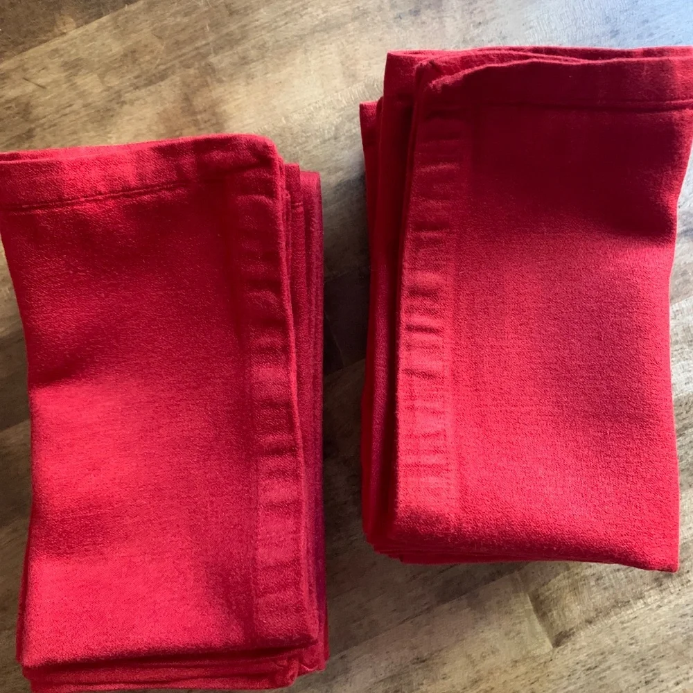 Crate & Barrel Vermillion Sateen Napkins – Set of 12 – 18” Red Cotton Blend